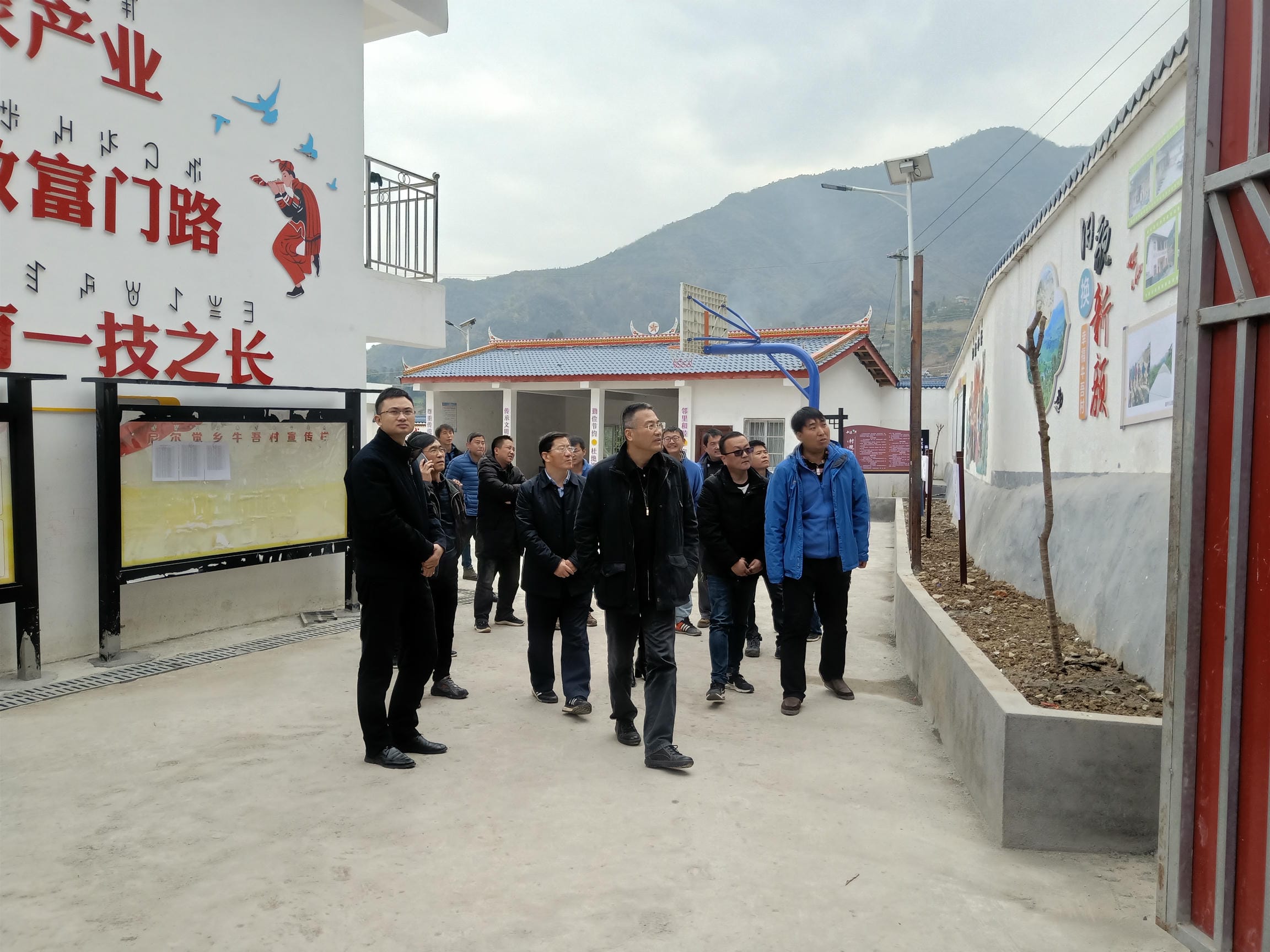 陈贵林局长赴甘洛县调研脱贫攻坚事情_社会责任_金喜最火知名网_尊时凯龙有限责任公司