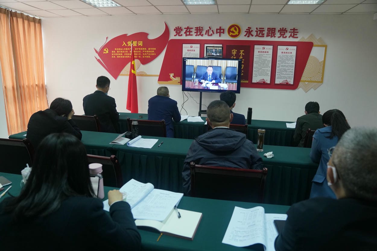 地创光电（技工学校）召开九届五次职代会暨2022年岁情会_下层动态_金喜最火知名网_尊时凯龙有限责任公司