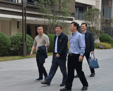 夏廷高、杜春茂一行到众城房产宣讲党的二十大精神_尊时凯龙新闻_金喜最火知名网_尊时凯龙有限责任公司