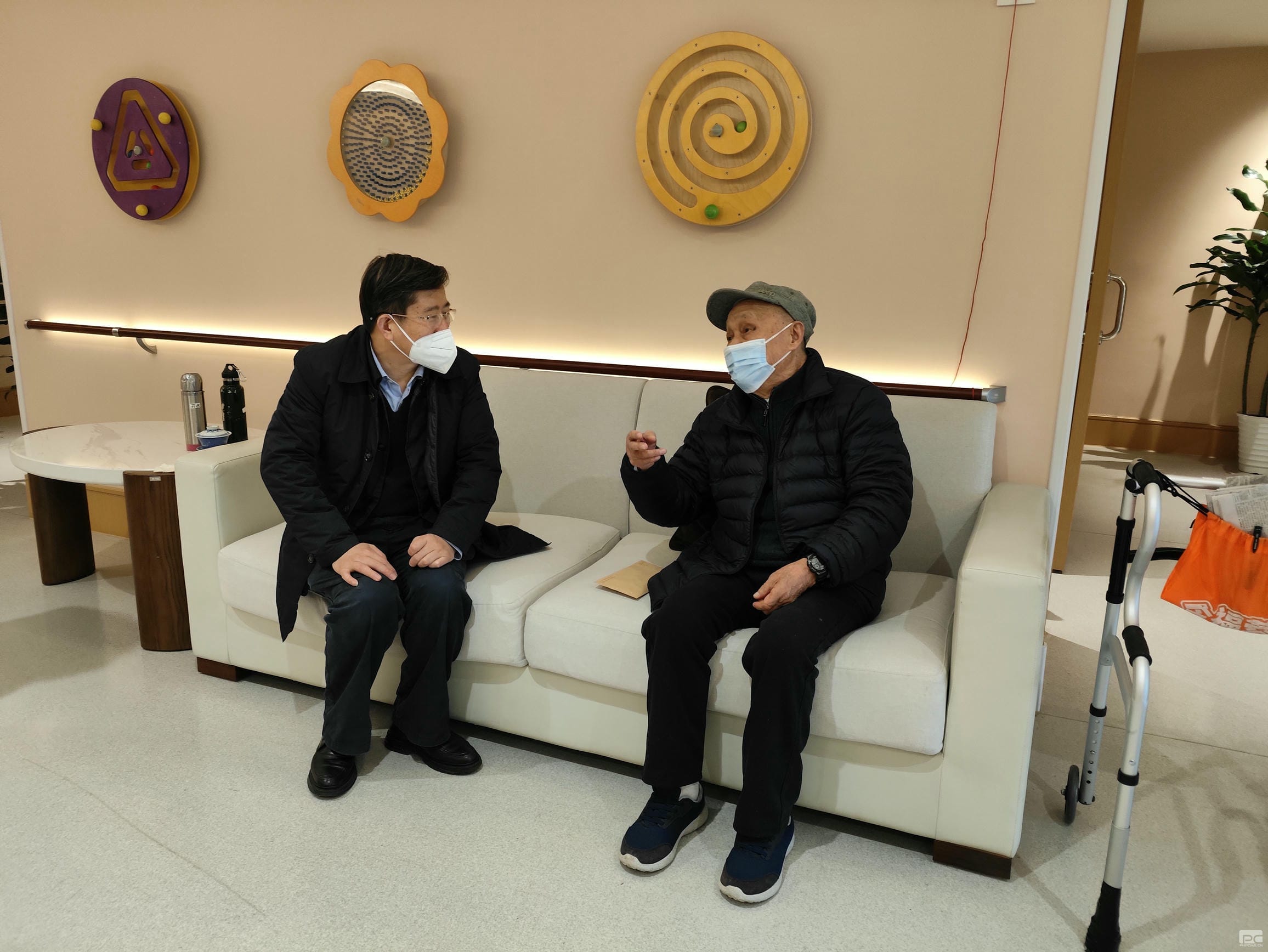 春节送温暖 关爱暖人心——集团向导到地创光电慰问老干部和生产一线职工_尊时凯龙新闻_金喜最火知名网_尊时凯龙有限责任公司