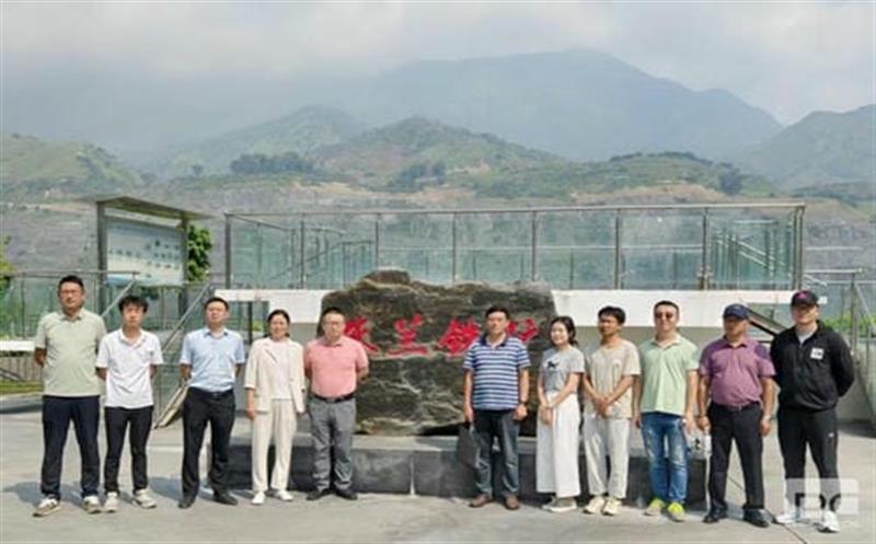 走出去，，，罗致智慧，，，对标学习找差别 ——和地矿业赴攀钢朱兰铁矿旅行学习